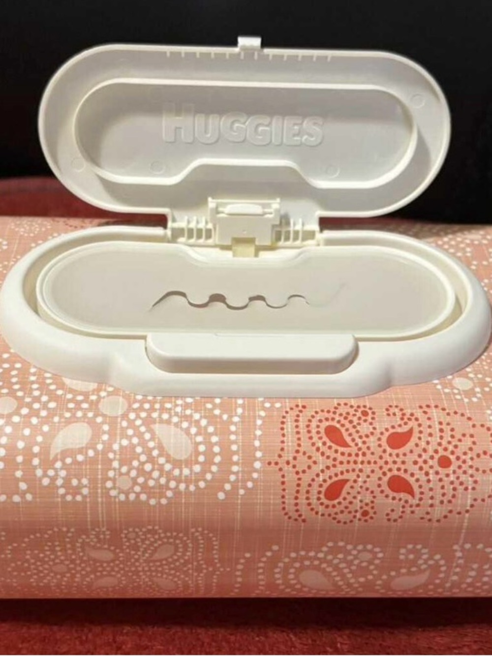 Huggies hard plastic wipes tub